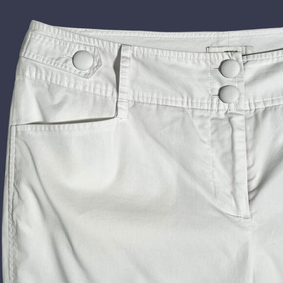Ann Taylor LOFT [10 - EUC] White Button-Detail Cropped Casual Pants - Picture 5 of 9